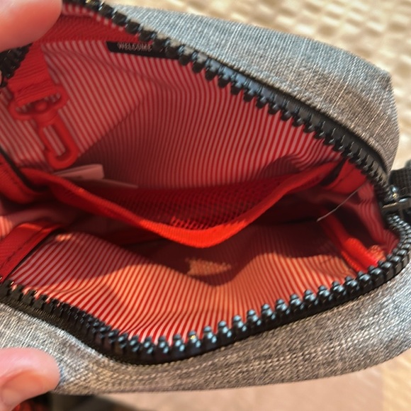 Herschel cross body bag - Picture 4 of 4